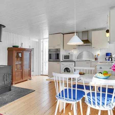Beautiful Home In Rodby With Kitchen *