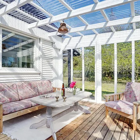 Beautiful Home In Rodby With Kitchen Kramnitse
